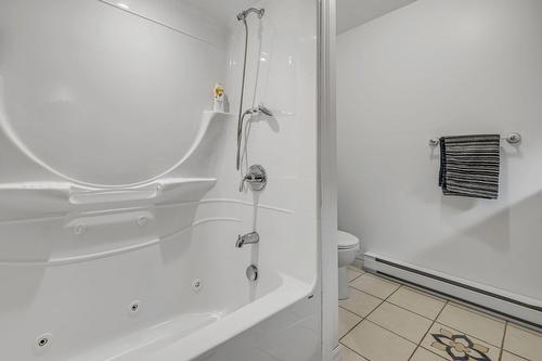 Logement - 344  - 346 Rue De La Licorne, Québec (Beauport), QC - Indoor Photo Showing Bathroom
