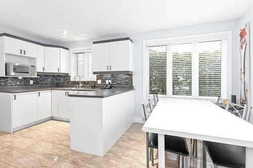 Dining room - 3251 Boul. Roland-Therrien, Longueuil (Le Vieux-Longueuil), QC - Indoor Photo Showing Kitchen