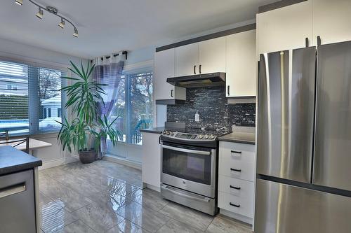 Kitchen - 3251 Boul. Roland-Therrien, Longueuil (Le Vieux-Longueuil), QC - Indoor Photo Showing Kitchen