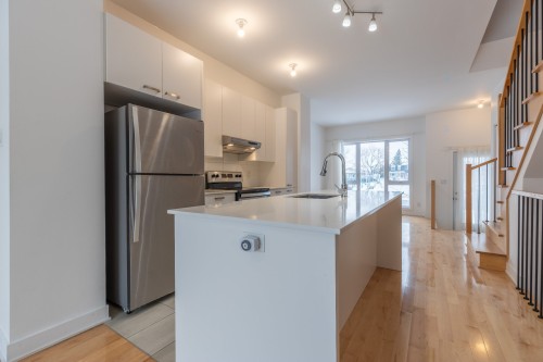 Coin-repas - 1098Z Rue Jacqueline-Sicotte, Montréal (Lasalle), QC - Indoor Photo Showing Kitchen With Double Sink With Upgraded Kitchen