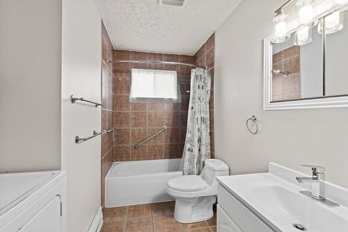 Salle de bains - 27 Av. Hamford, Lachute, QC - Indoor Photo Showing Bathroom