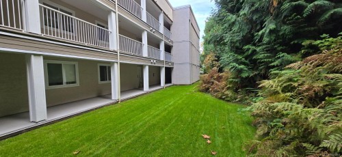 103-3156 Island Hwy West, Qualicum Beach, BC - Outdoor With Exterior