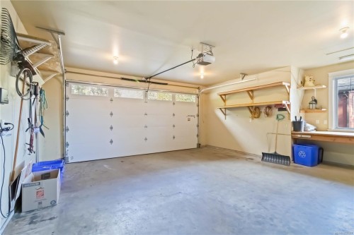 113 Atkins Rd, View Royal, BC 