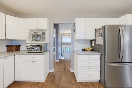 2211 Forbes St, Victoria, BC - Indoor Photo Showing Kitchen