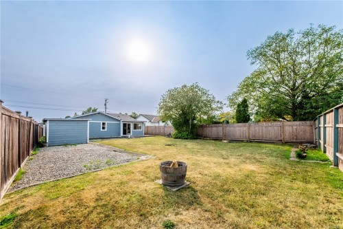 723 Phillips St, Parksville, BC 