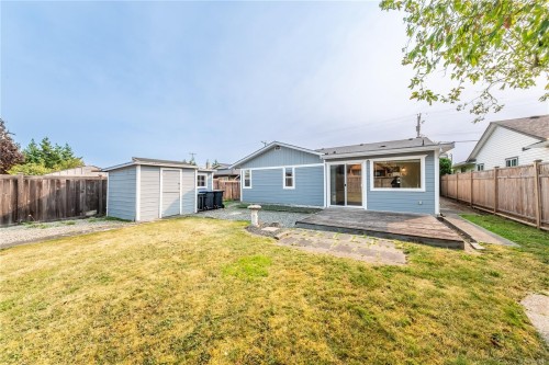 723 Phillips St, Parksville, BC 