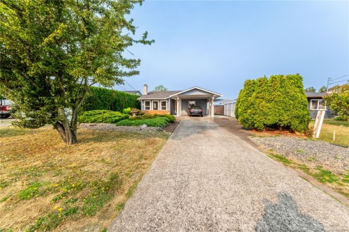 723 Phillips St, Parksville, BC 