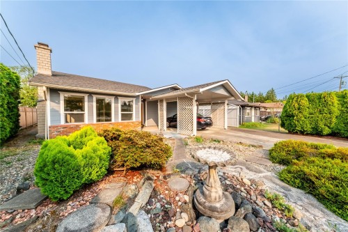 723 Phillips St, Parksville, BC 