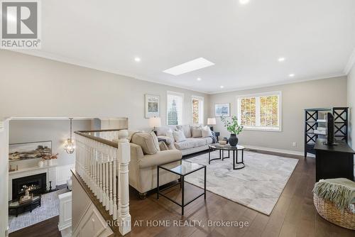 628 Marksbury Road, Pickering (West Shore), ON - Indoor Photo Showing Living Room