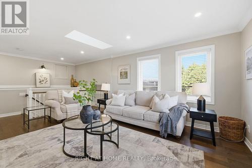 628 Marksbury Road, Pickering (West Shore), ON - Indoor Photo Showing Living Room