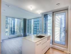 2002-1020 Rue de la Montagne  Montréal (Ville-Marie), QC H3G 0H8