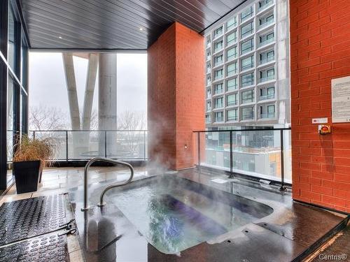 Spa - 2002-1020 Rue De La Montagne, Montréal (Ville-Marie), QC -  With Exterior