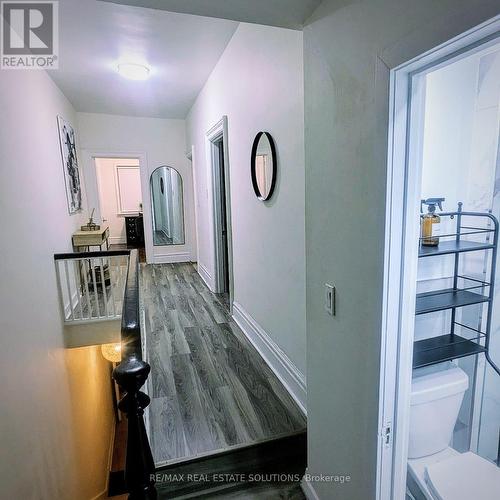 206 Bathurst Street, Toronto, ON - Indoor Photo Showing Other Room