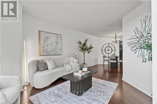 1222 - 15 Northtown Way, Toronto, ON - Indoor Photo Showing Living Room