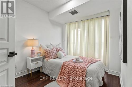 1222 - 15 Northtown Way, Toronto, ON - Indoor Photo Showing Bedroom