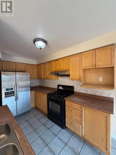 10 Wuthering Heights Road, Toronto, ON - Indoor Photo Showing Kitchen