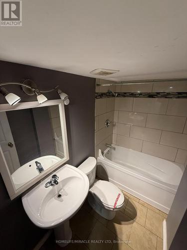 10 Wuthering Heights Road, Toronto, ON - Indoor Photo Showing Bathroom