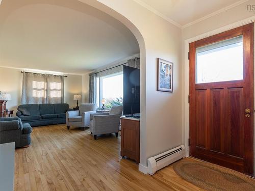 911 Highway 335, West Pubnico, NS - Indoor Photo Showing Other Room