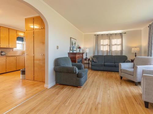 911 Highway 335, West Pubnico, NS - Indoor Photo Showing Living Room