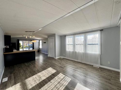 1535 Woodbine Drive, Beaver Bank, NS 