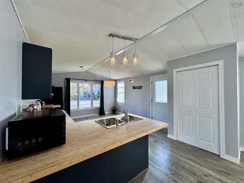 1535 Woodbine Drive, Beaver Bank, NS 