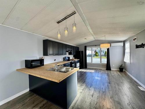 1535 Woodbine Drive, Beaver Bank, NS 