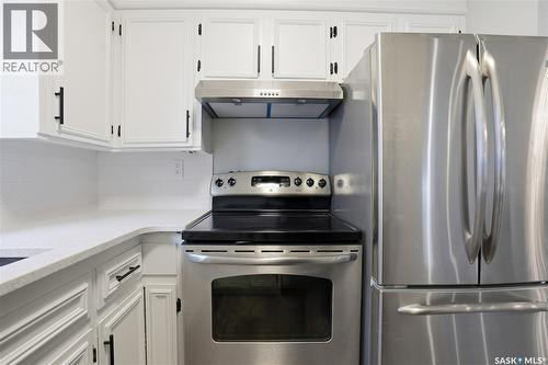 1612 Rothwell Street, Regina, SK - Indoor Photo Showing Kitchen
