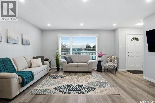1612 Rothwell Street, Regina, SK - Indoor Photo Showing Living Room