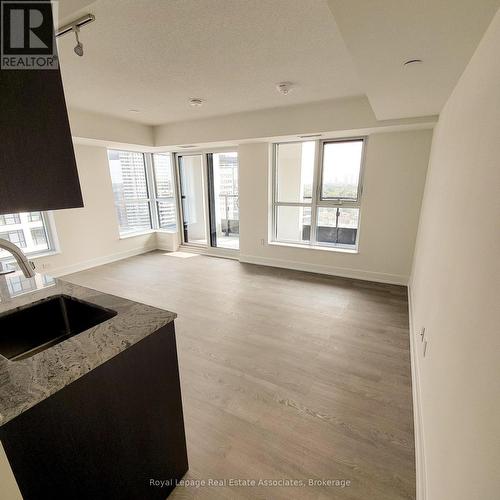 1422 - 9 Mabelle Avenue, Toronto, ON - Indoor