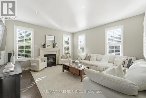 31 Boyces Creek Court, Caledon, ON - Indoor Photo Showing Living Room With Fireplace