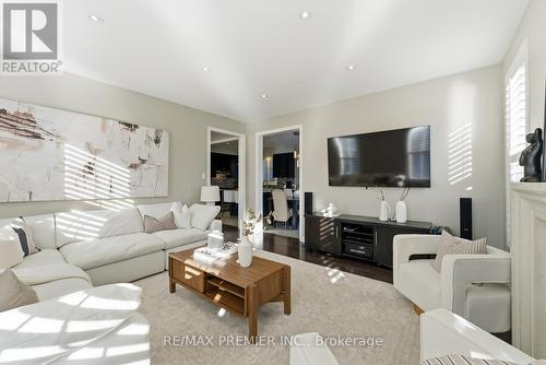 31 Boyces Creek Court, Caledon, ON - Indoor Photo Showing Living Room