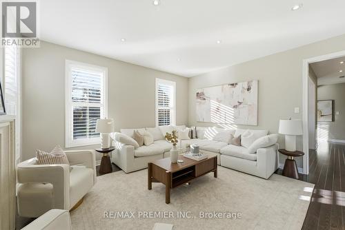 31 Boyces Creek Court, Caledon, ON - Indoor Photo Showing Living Room