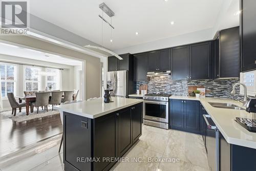 31 Boyces Creek Court, Caledon, ON - Indoor Photo Showing Kitchen With Double Sink With Upgraded Kitchen