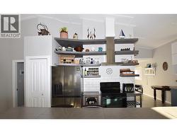 kitchen also has a pantry - 