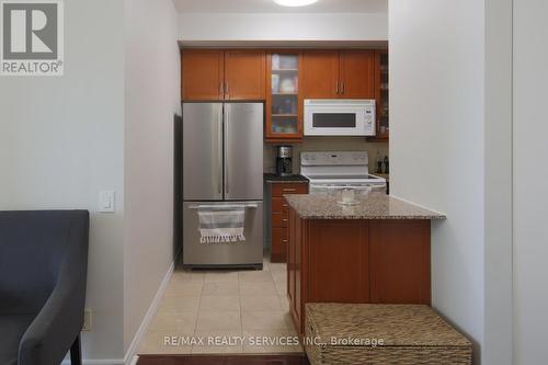 1215 - 60 Byng Avenue, Toronto, ON - Indoor Photo Showing Kitchen