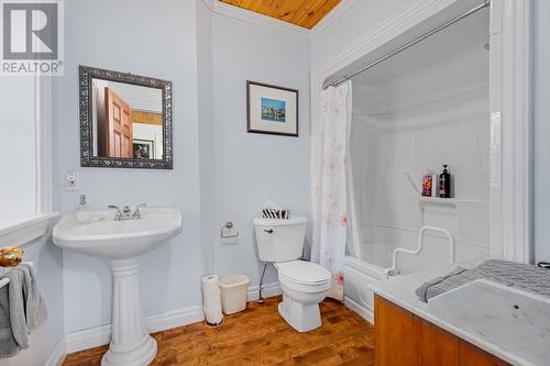 34 Prescott Street, St. John'S, NL - Indoor Photo Showing Bathroom