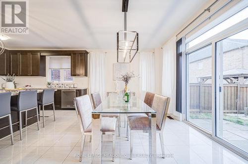95 Beckett Avenue, East Gwillimbury, ON - Indoor Photo Showing Dining Room
