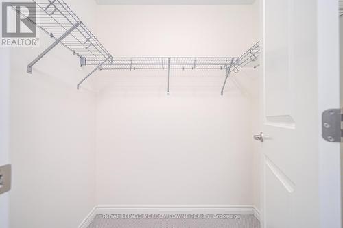 95 Beckett Avenue, East Gwillimbury, ON - Indoor With Storage