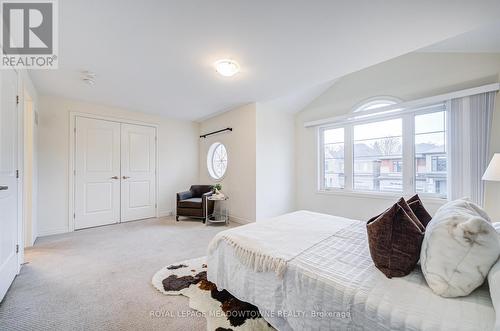 95 Beckett Avenue, East Gwillimbury, ON - Indoor Photo Showing Bedroom