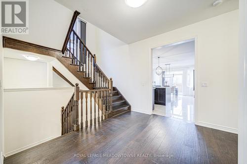 95 Beckett Avenue, East Gwillimbury, ON - Indoor Photo Showing Other Room