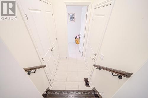 95 Beckett Avenue, East Gwillimbury, ON -  Photo Showing Other Room