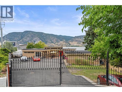 3939 Lakeside Road, Penticton, BC - Outdoor With View