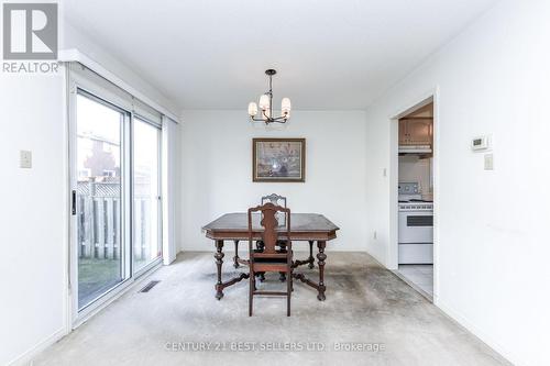 5439 Antrex Crescent, Mississauga, ON - Indoor Photo Showing Dining Room