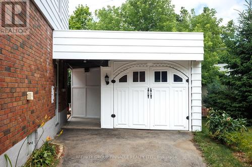 22 Sunset Court, Kawartha Lakes (Lindsay), ON - Outdoor With Exterior