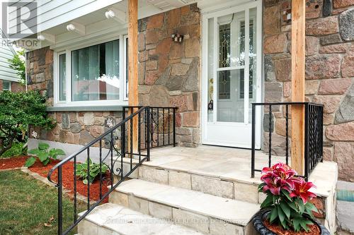 22 Sunset Court, Kawartha Lakes (Lindsay), ON - Outdoor With Exterior