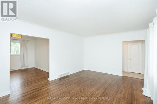 22 Sunset Court, Kawartha Lakes (Lindsay), ON - Indoor Photo Showing Other Room