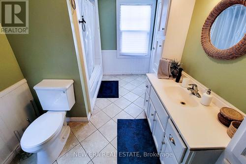 54 Eighth Avenue, Brantford, ON - Indoor Photo Showing Bathroom