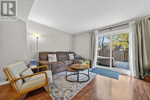 64 - 145 Rice Avenue, Hamilton, ON - Indoor Photo Showing Living Room