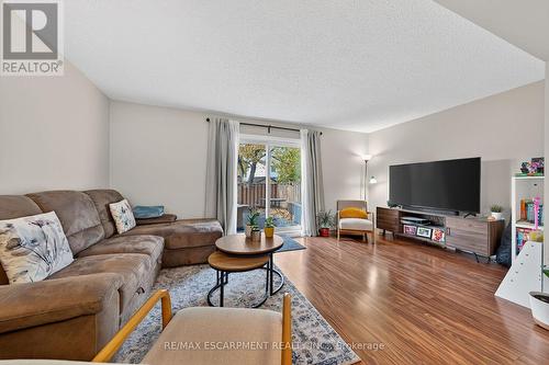 64 - 145 Rice Avenue, Hamilton, ON - Indoor Photo Showing Living Room