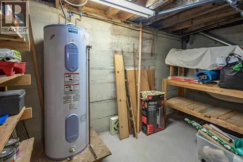 205 6Th Avenue, Castlegar, BC - Indoor Photo Showing Basement